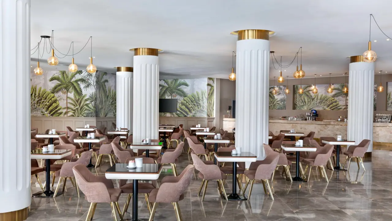 الفندق الباتروس ووتر فالي ريزورت نيفير لاند - الغردقة